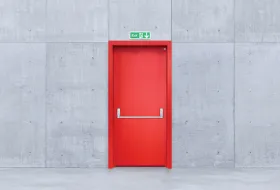 Acil çıkış kapısı nasıl olmalı?